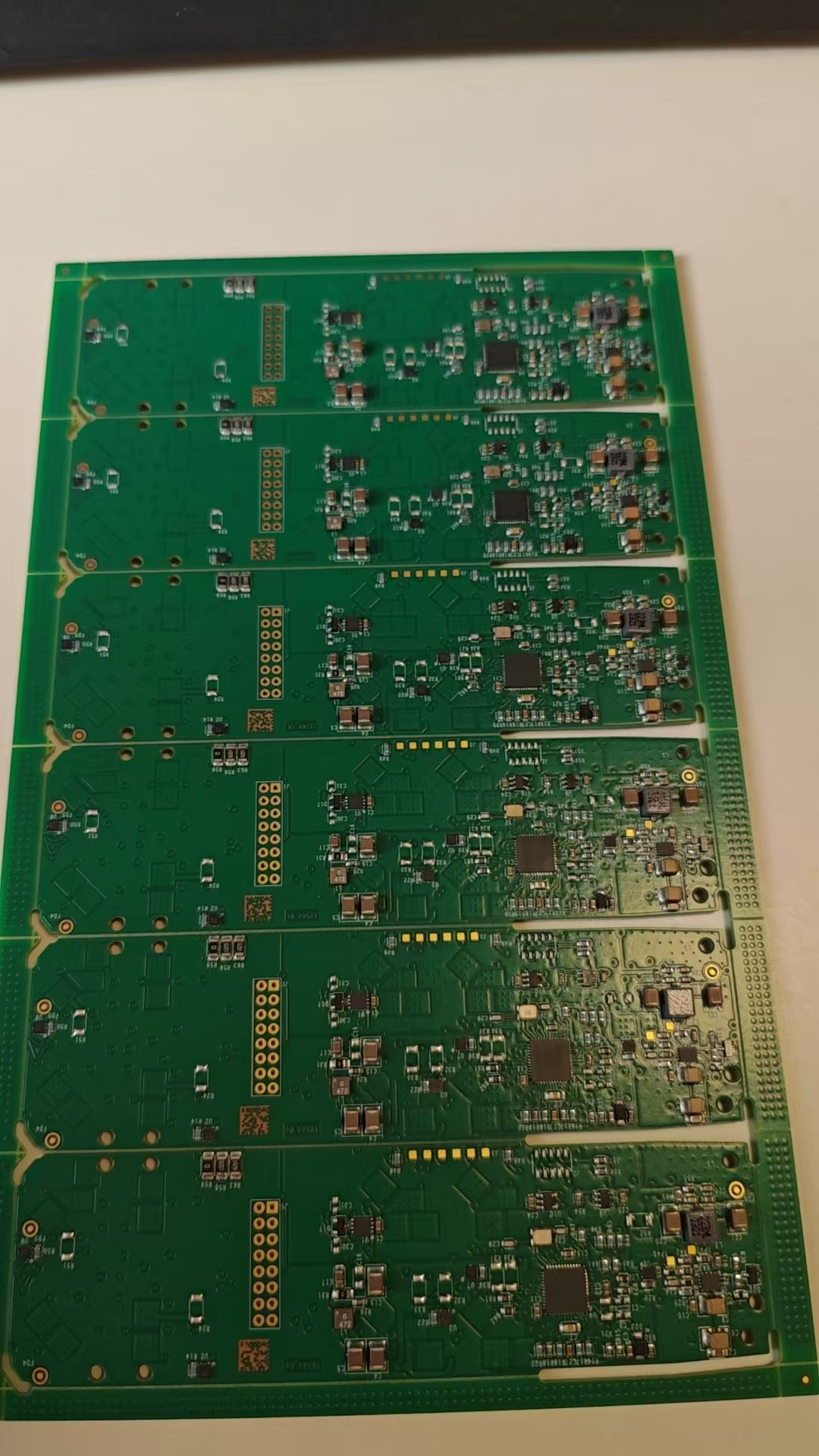 全自動干冰清洗印刷電路板靜電值100V以內(nèi)，動態(tài)數(shù)顯 